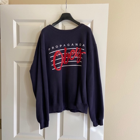 Obey Tops - Obey sweatshirt/ size m
